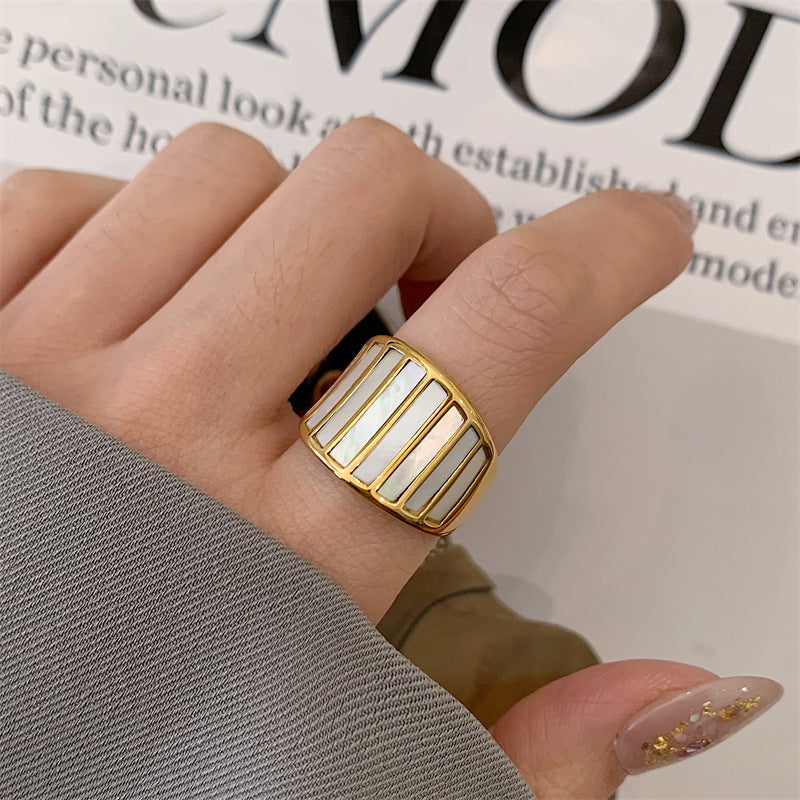 Retro White Fritillary Ring for Women's Fashion