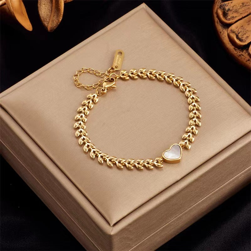 Retro Heart-shaped Titanium Steel 18K Gold Bracelet