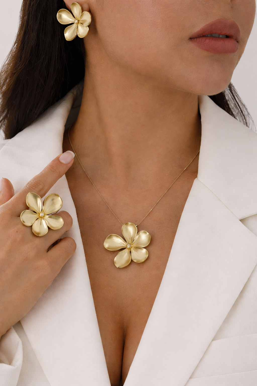 Gold Floral Jewelry Set for Women - Necklace & Earrings